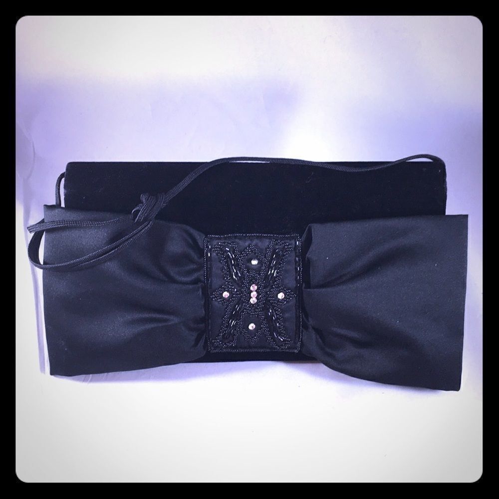 La Regale Ltd hand made in Macau bow clutc…